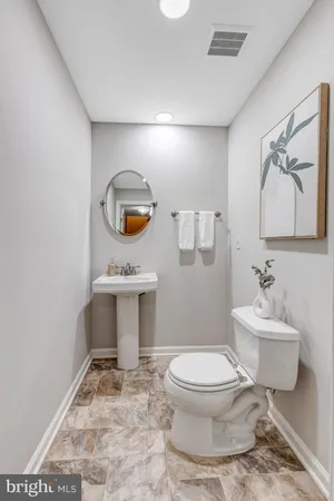 $649,900 | 6526 Parish Glebe Lane, Alexandria, VA 22315