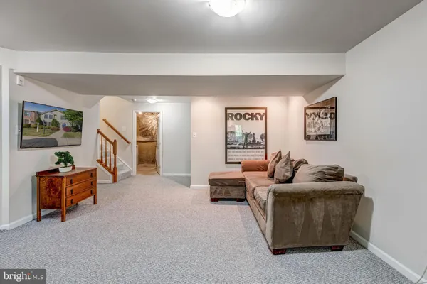 $649,900 | 6526 Parish Glebe Lane, Alexandria, VA 22315