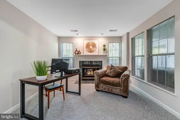$649,900 | 6526 Parish Glebe Lane, Alexandria, VA 22315