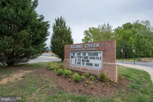 $649,900 | 6526 Parish Glebe Lane, Alexandria, VA 22315