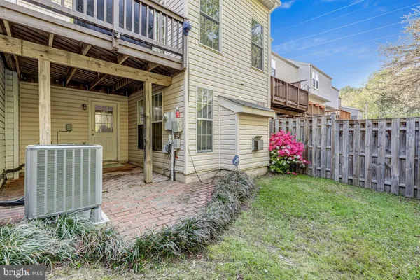 $649,900 | 6526 Parish Glebe Lane, Alexandria, VA 22315