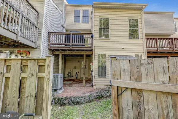 $649,900 | 6526 Parish Glebe Lane, Alexandria, VA 22315