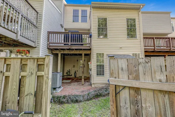 $649,900 | 6526 Parish Glebe Lane, Alexandria, VA 22315