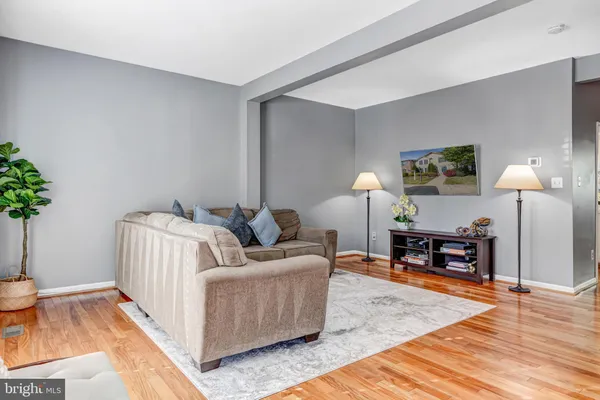 $649,900 | 6526 Parish Glebe Lane, Alexandria, VA 22315