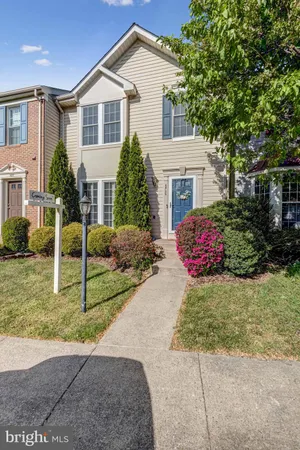 $649,900 | 6526 Parish Glebe Lane, Alexandria, VA 22315