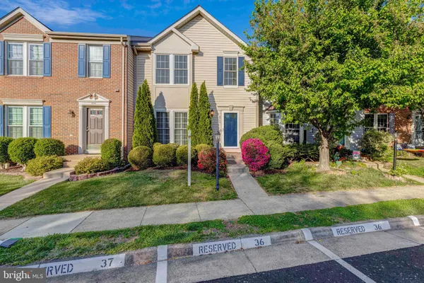 $649,900 | 6526 Parish Glebe Lane, Alexandria, VA 22315