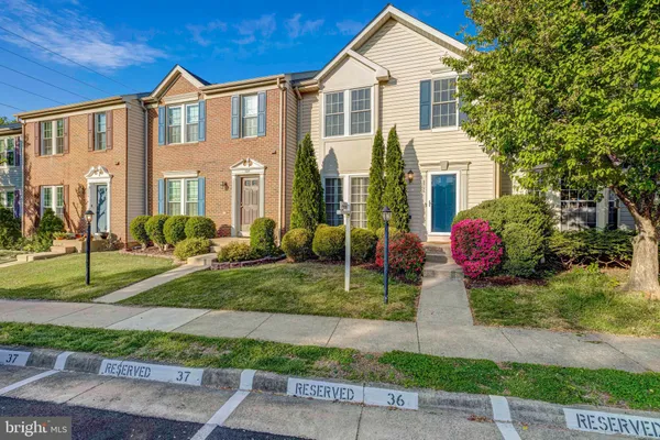 $649,900 | 6526 Parish Glebe Lane, Alexandria, VA 22315