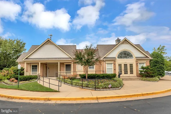 $649,900 | 6526 Parish Glebe Lane, Alexandria, VA 22315