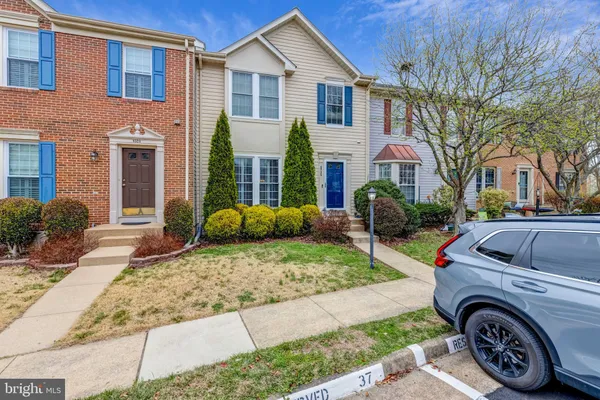 $649,900 | 6526 Parish Glebe Lane, Alexandria, VA 22315