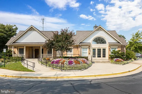 $649,900 | 6526 Parish Glebe Lane, Alexandria, VA 22315