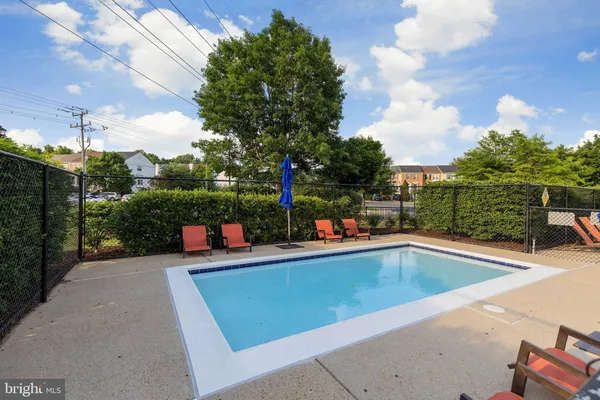 $649,900 | 6526 Parish Glebe Lane, Alexandria, VA 22315