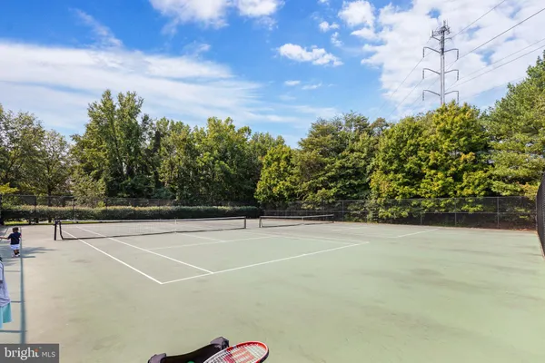 $649,900 | 6526 Parish Glebe Lane, Alexandria, VA 22315