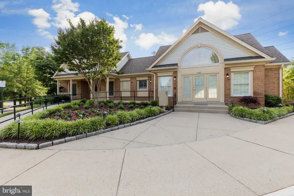 $649,900 | 6526 Parish Glebe Lane, Alexandria, VA 22315