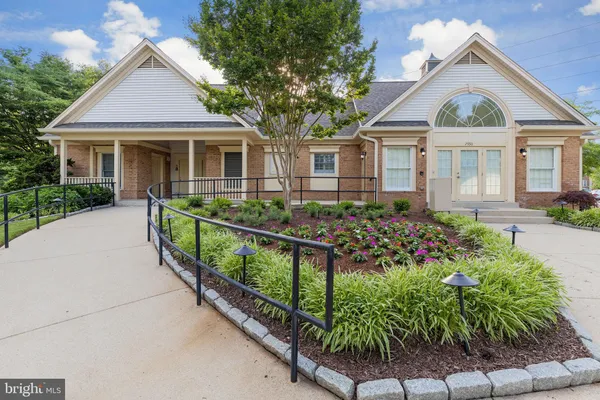 $649,900 | 6526 Parish Glebe Lane, Alexandria, VA 22315