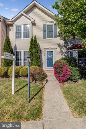 $649,900 | 6526 Parish Glebe Lane, Alexandria, VA 22315