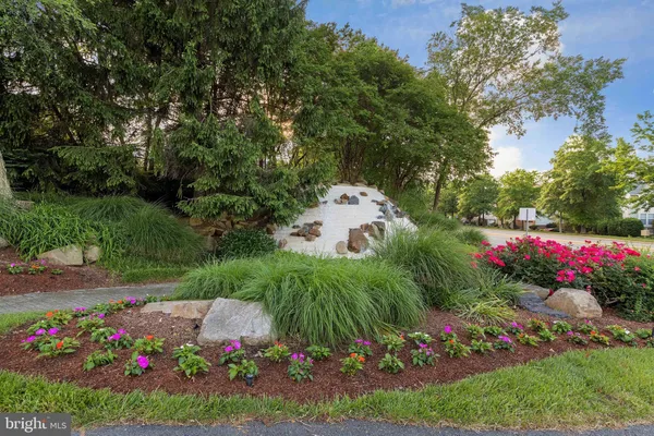 $649,900 | 6526 Parish Glebe Lane, Alexandria, VA 22315