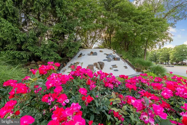 $649,900 | 6526 Parish Glebe Lane, Alexandria, VA 22315