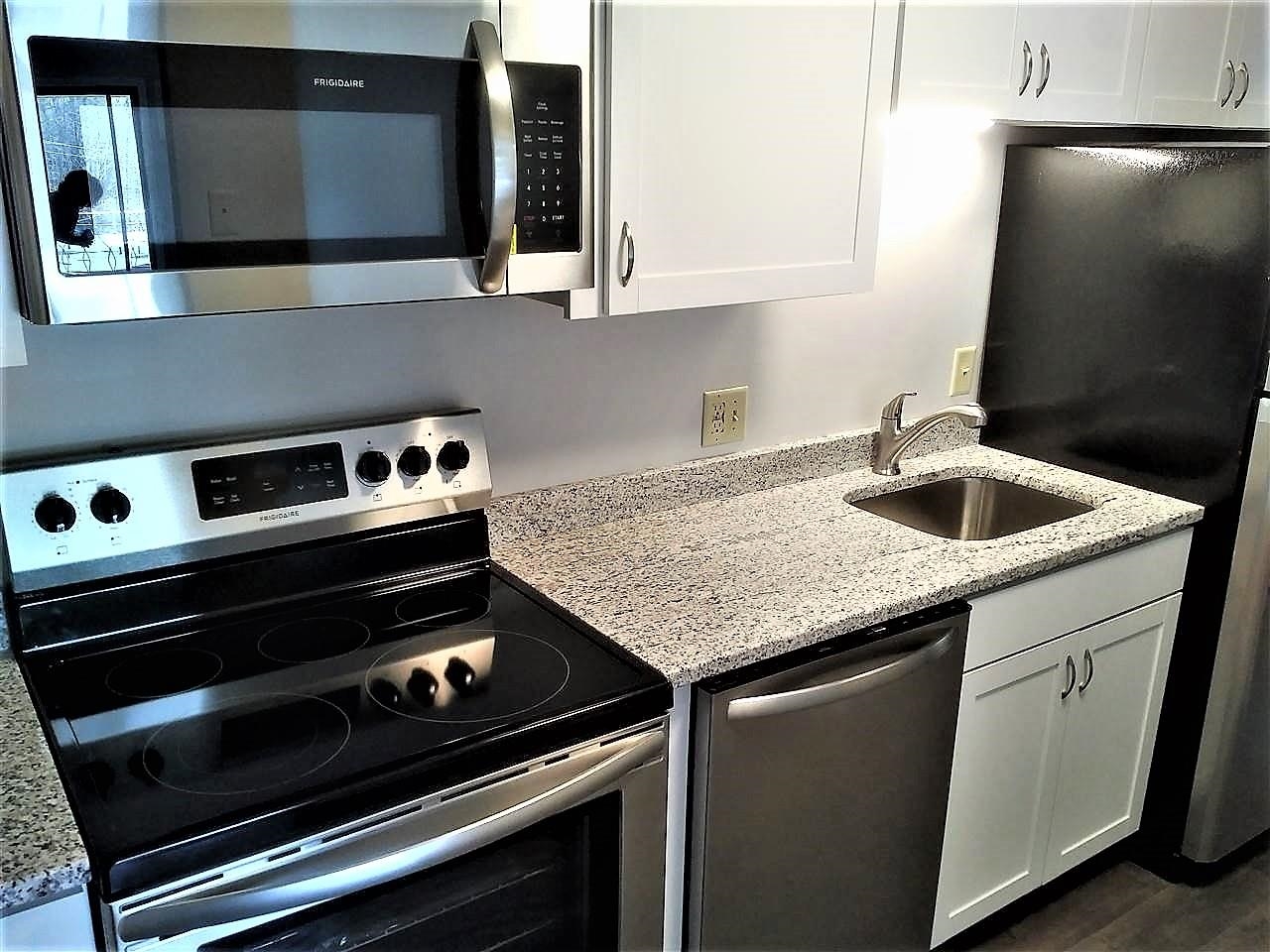 9 Strawberry Bank Road, Unit 18 Nashua, NH 03062 - Photo 5 of 24