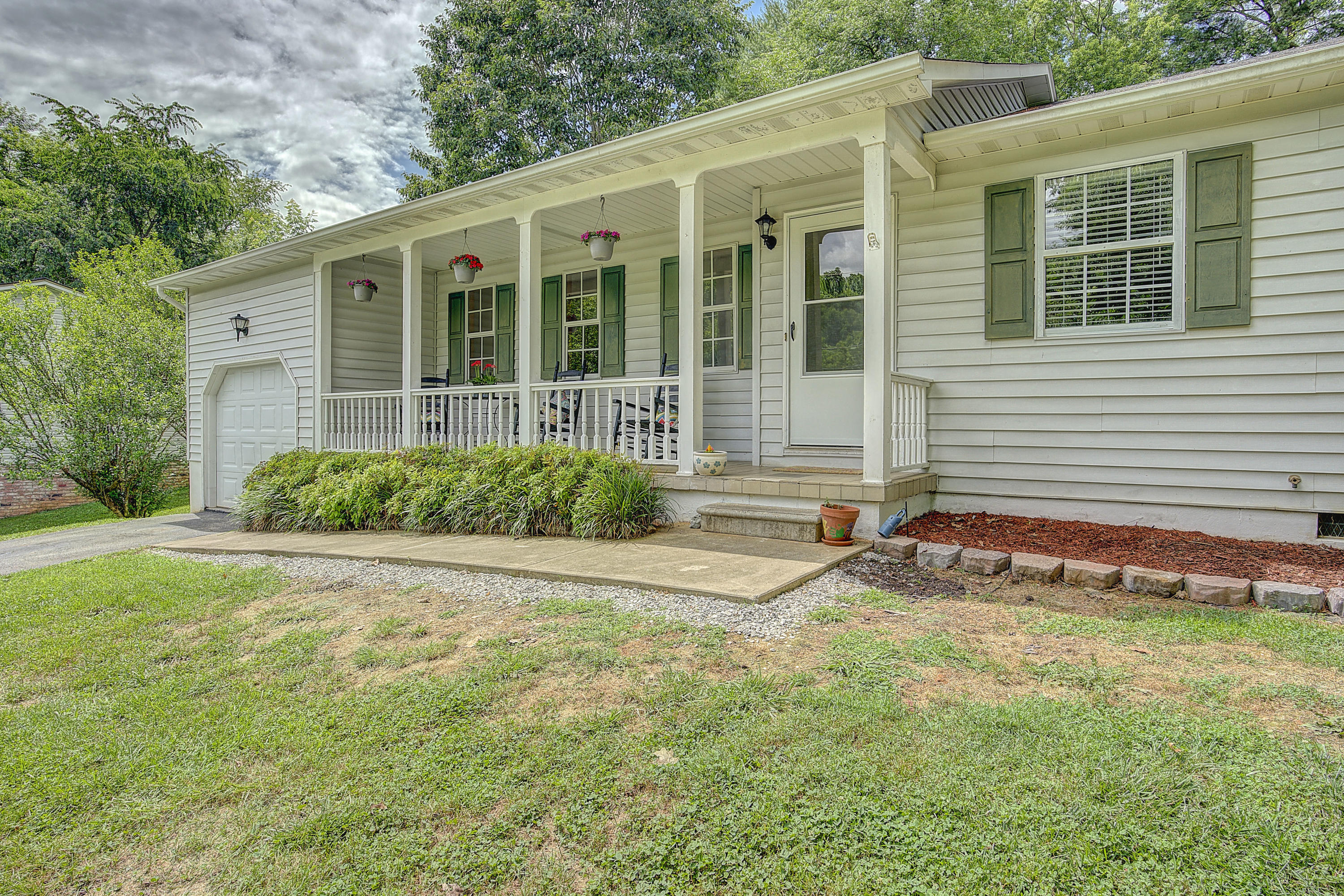 278 Big Springs Road Elizabethton, TN 37643 - Photo 3 of 36 BigS--22