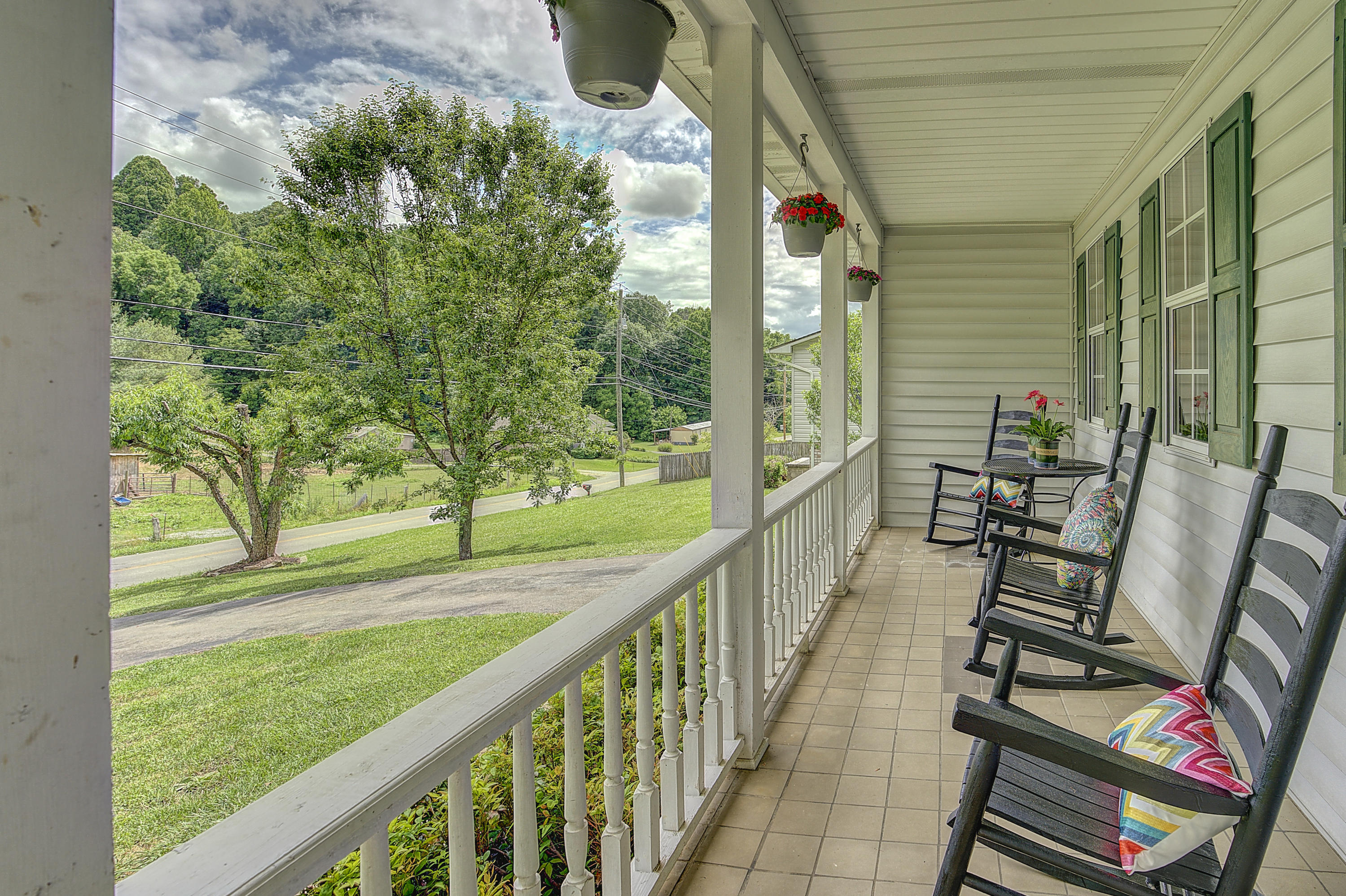278 Big Springs Road Elizabethton, TN 37643 - Photo 4 of 36 BigS--27