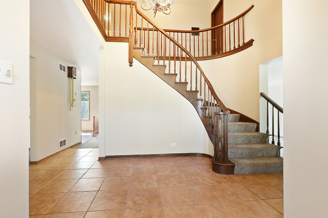 3033 East Hickory Lane Crete, IL 60417 - Photo 3 of 18 a view of entryway