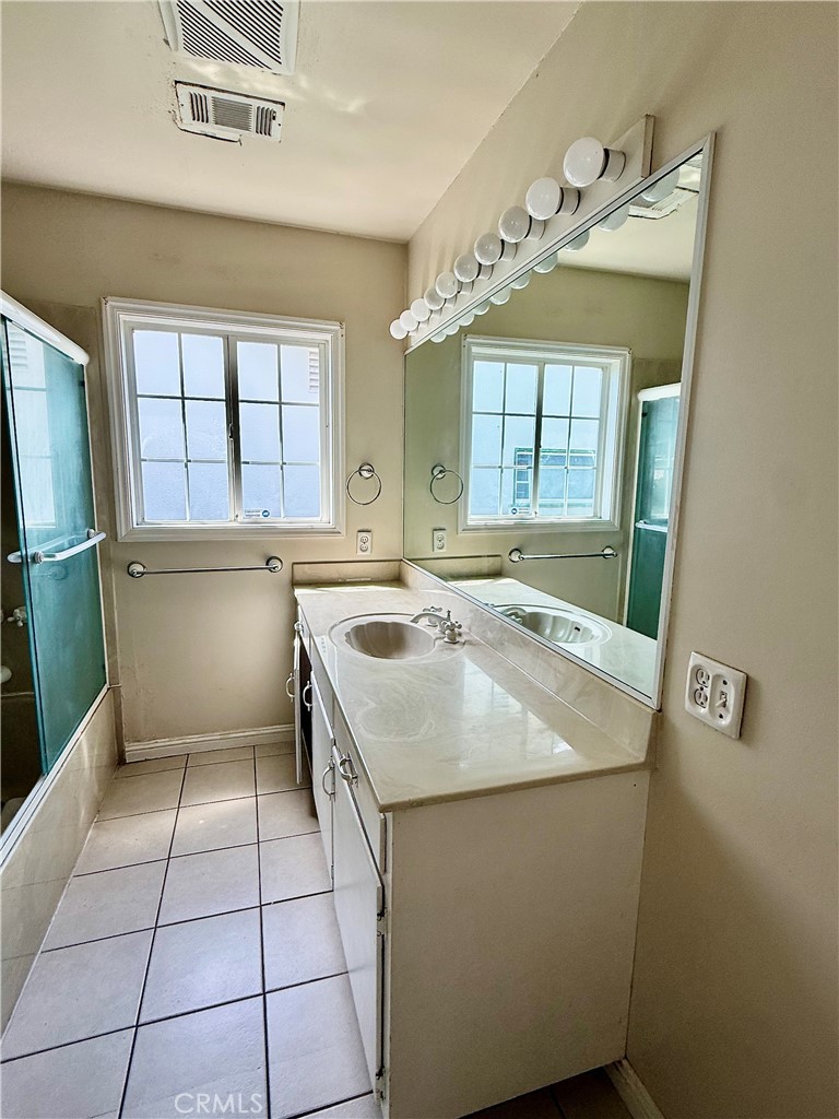 1127 West 23rd Street Merced, CA 95340 - Photo 8 of 23 updated bath