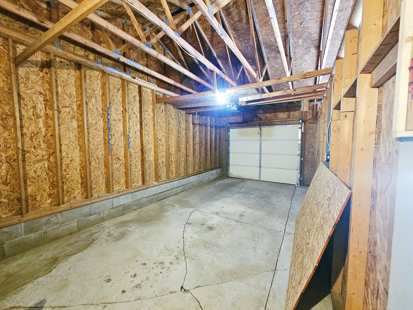 16710 Browns Road Morrison, IL 61270 - Photo 31 of 39 a view of a garage