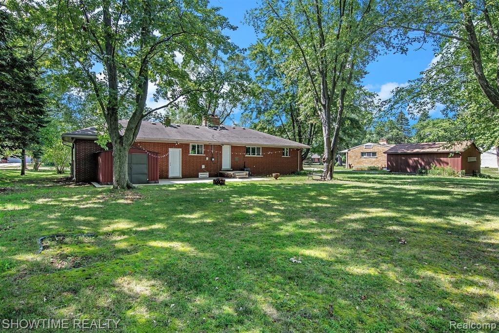 1831 Willowood Drive Rochester Hills, MI 48307 - Photo 14 of 18