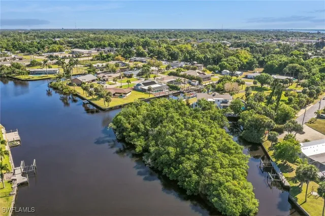 $5,500 | 1182 Betmar Boulevard, North Fort Myers, FL 33903