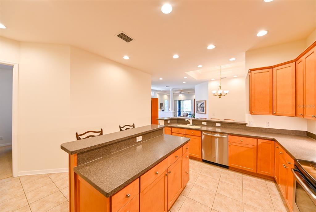 7402 Hamilton Road Bradenton, FL 34209 - Photo 11 of 48 Gallery Image 11