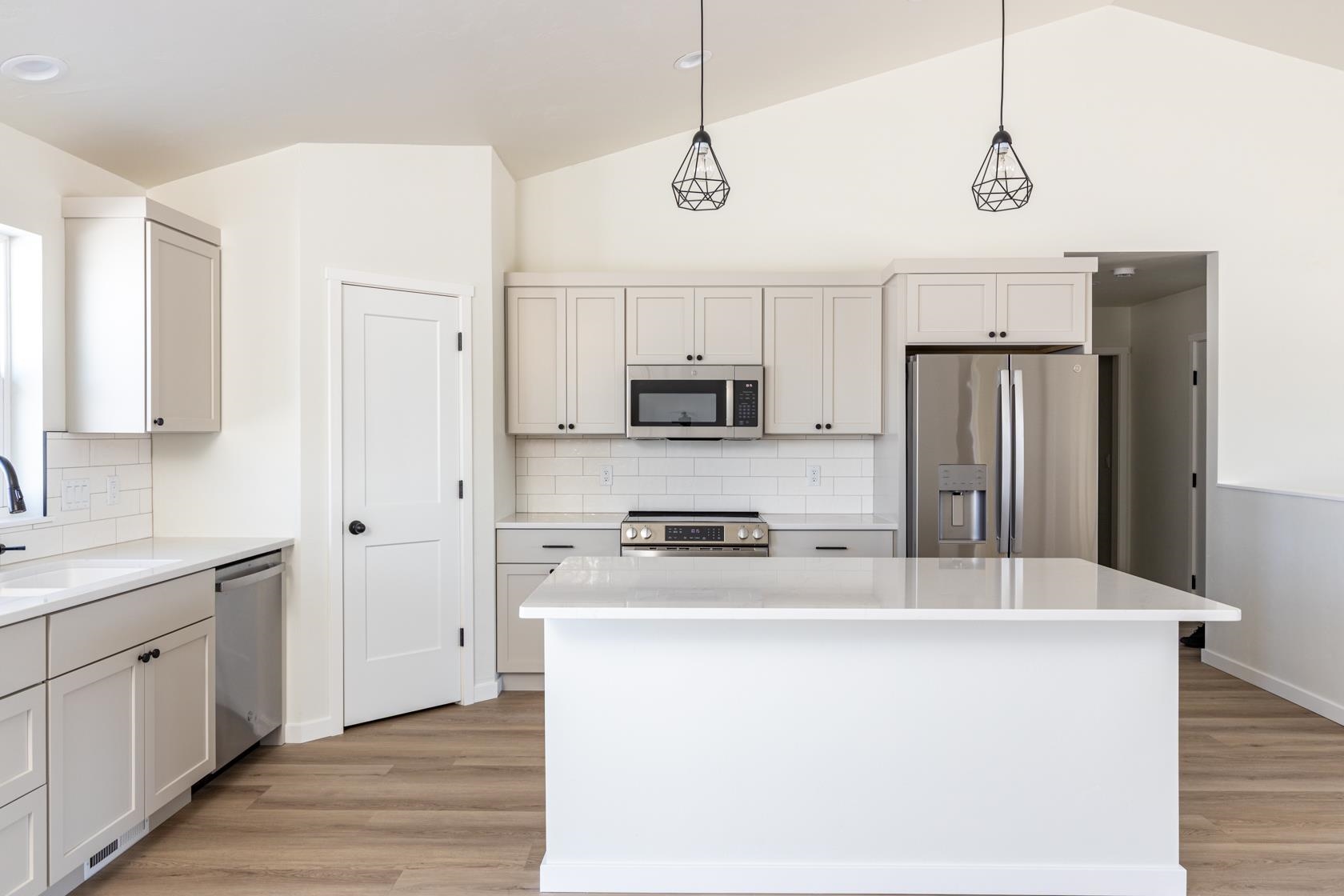 N3621 Gavin Drive Appleton, WI 54913 - Photo 3 of 22