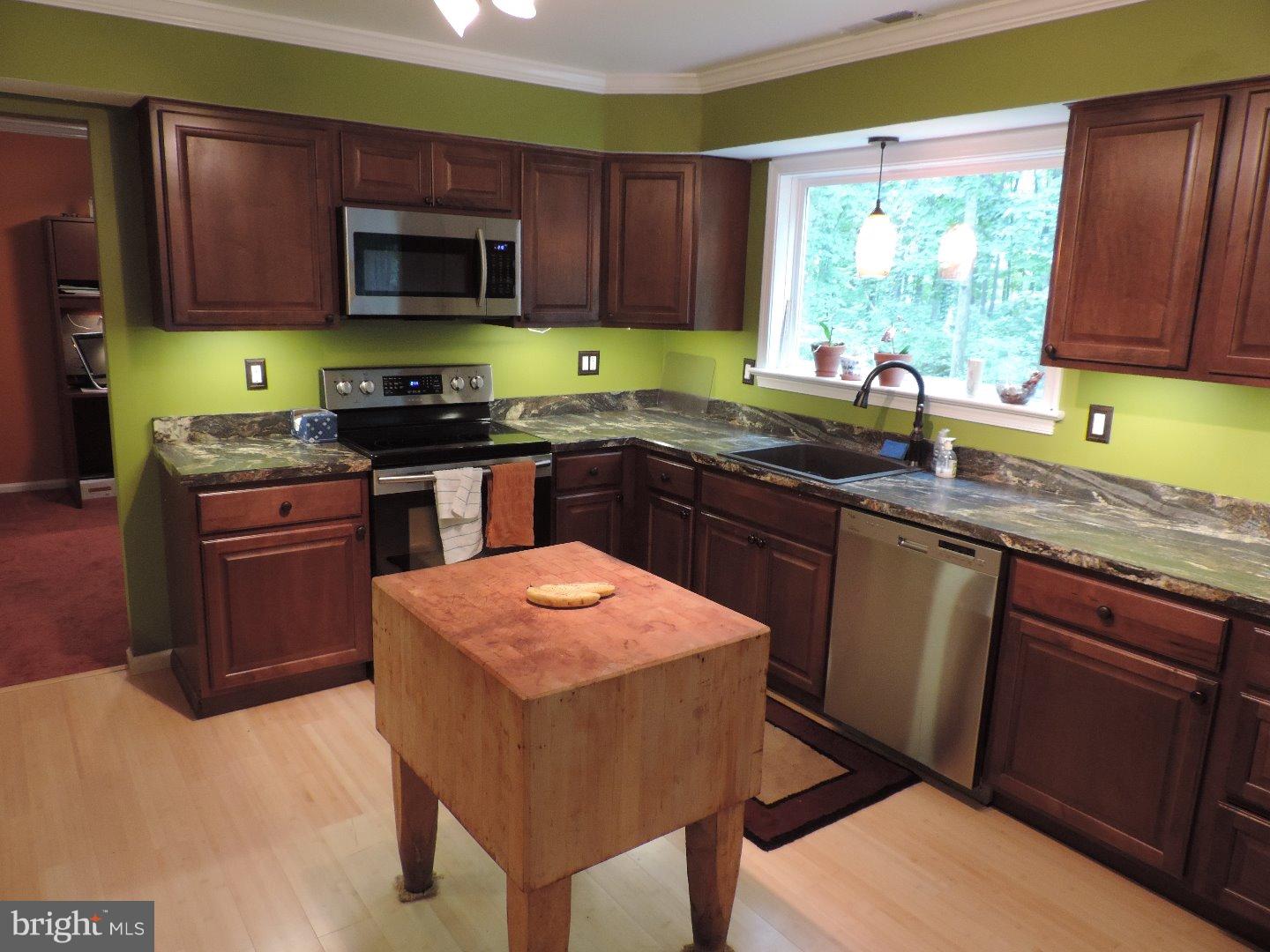 165 Aspen Road Yardley, PA 19067 - Photo 3 of 25 Gallery Image 3