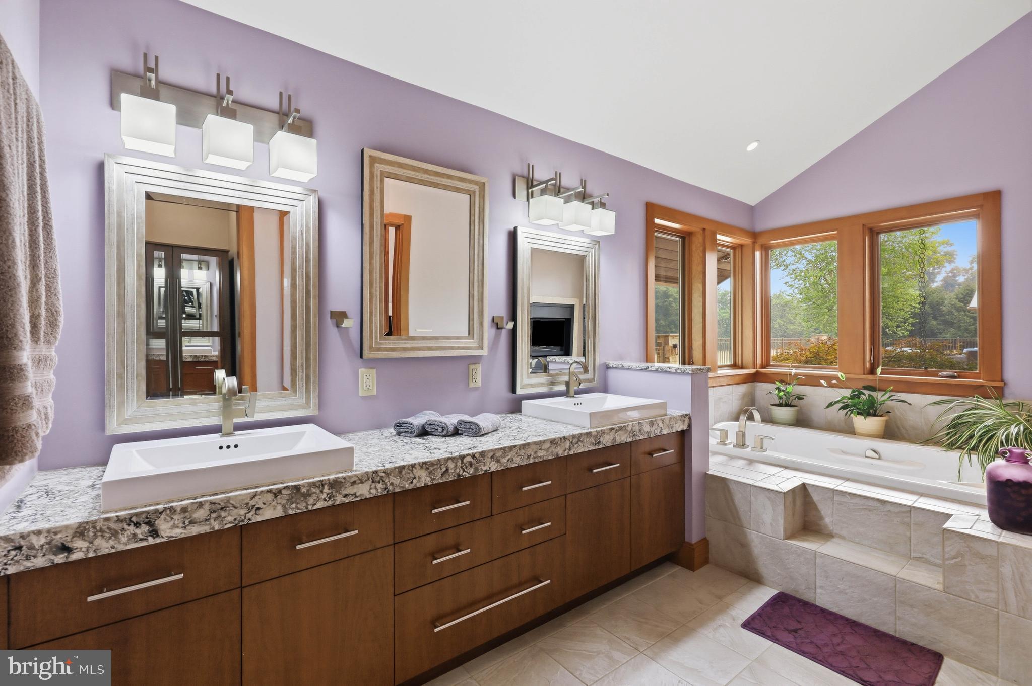 1885 Greenbriar Road York, PA 17404 - Photo 49 of 74 Primary bath