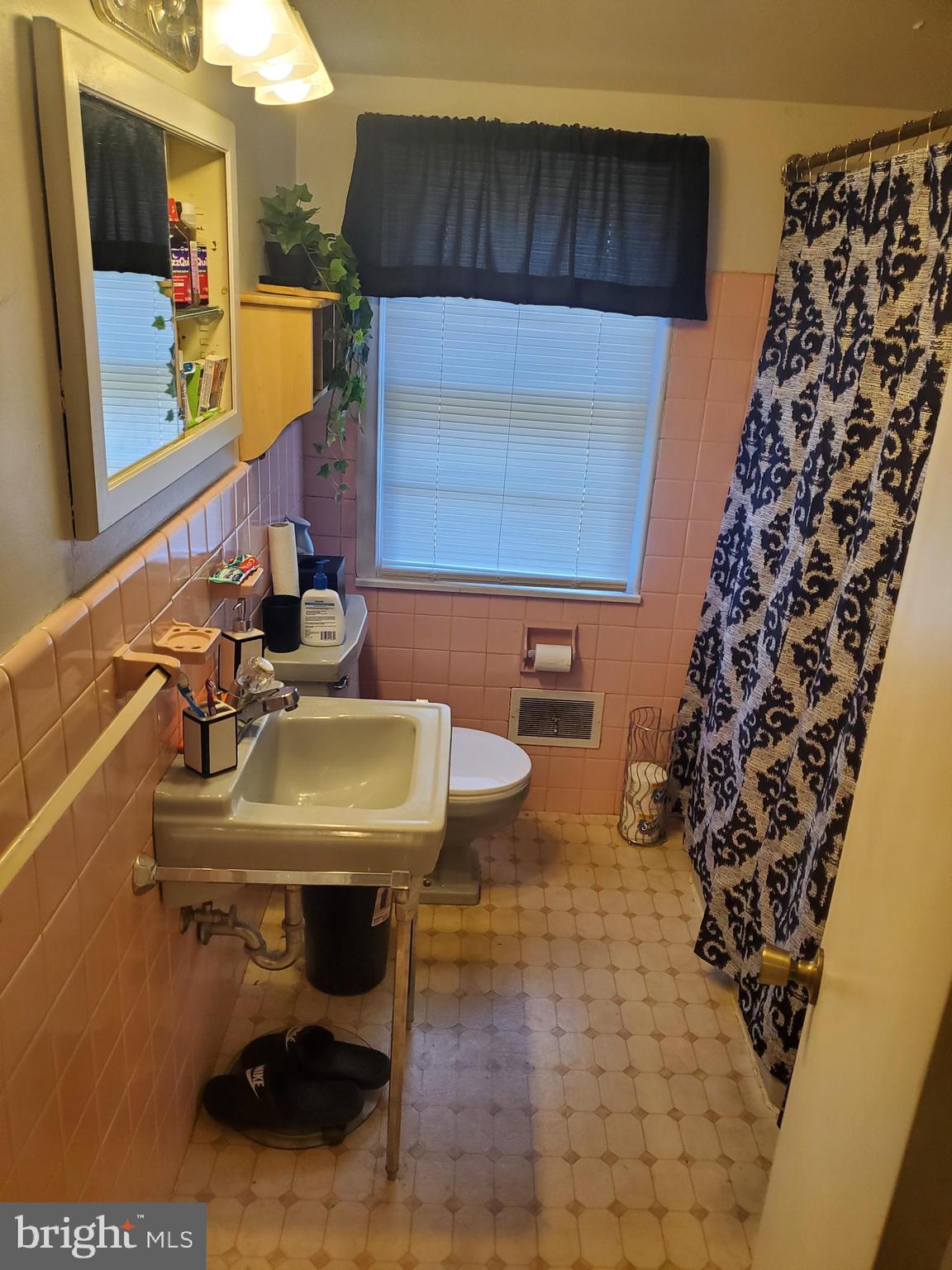 511 Grill Avenue Reading, PA 19607 - Photo 11 of 17