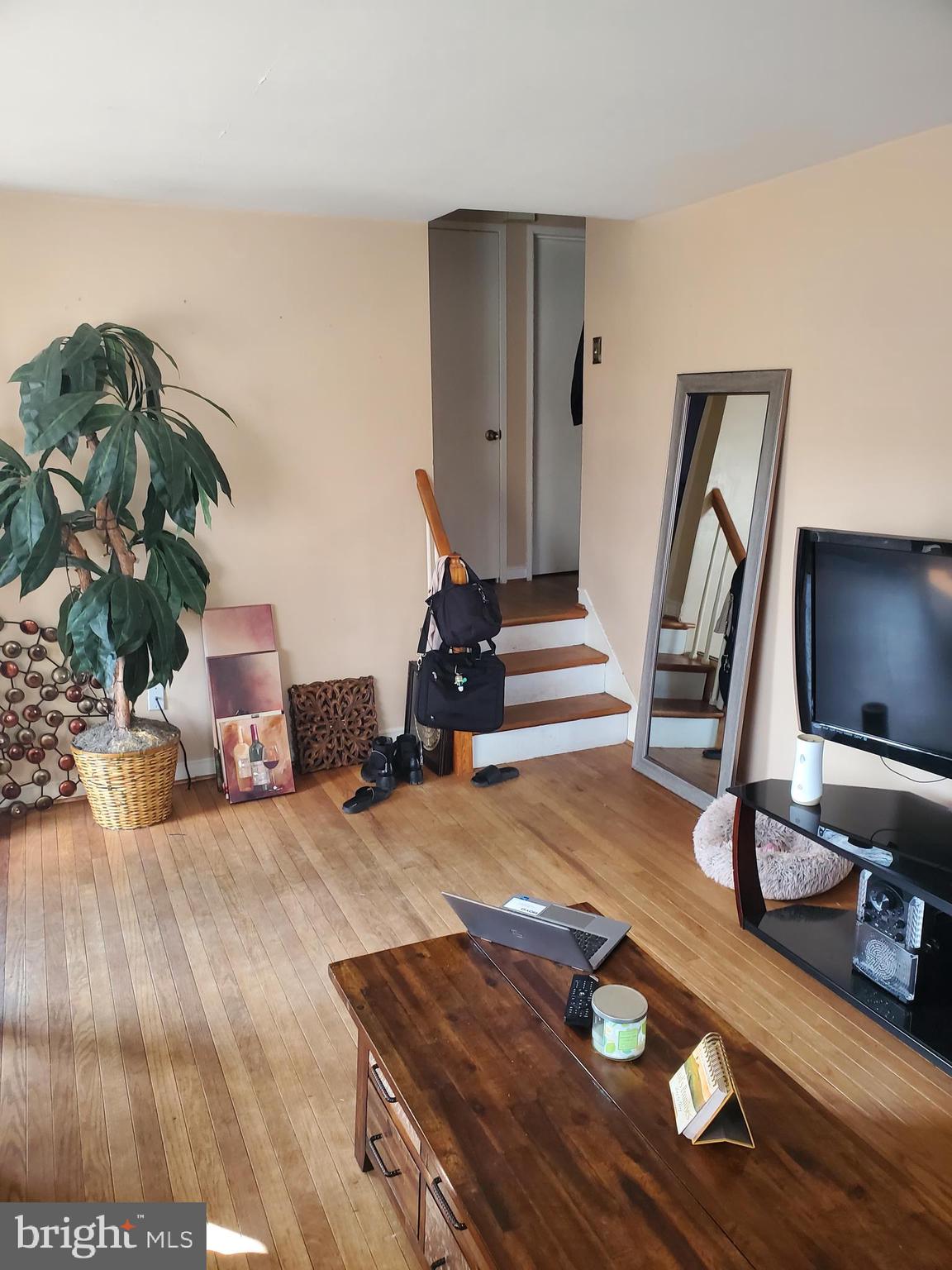 511 Grill Avenue Reading, PA 19607 - Photo 4 of 17