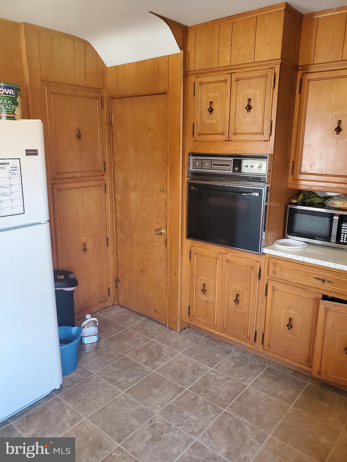 511 Grill Avenue Reading, PA 19607 - Photo 7 of 17