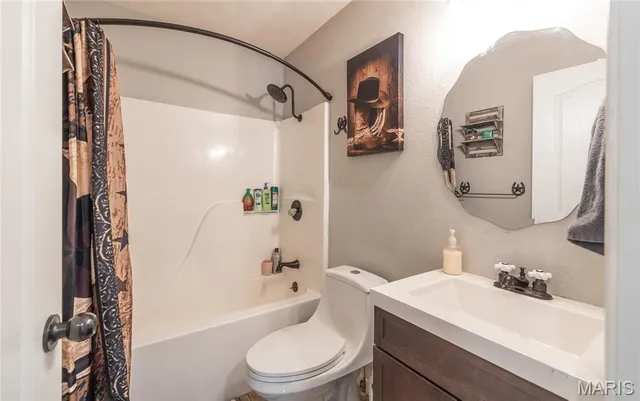 $278,000 | 18430 Charity Drive, Dixon, MO 65459