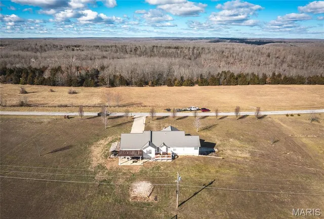 $278,000 | 18430 Charity Drive, Dixon, MO 65459