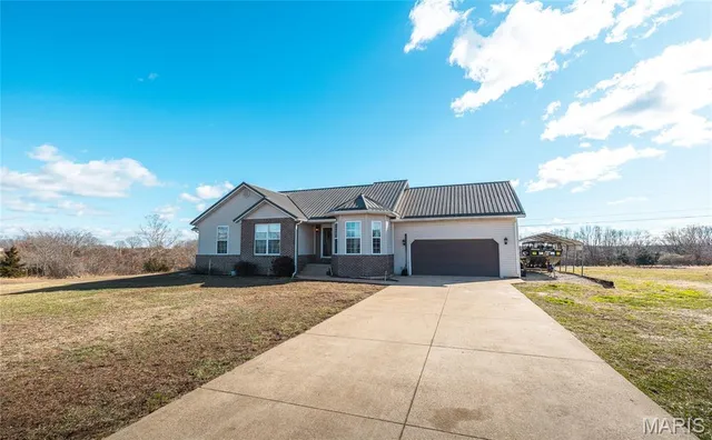 $278,000 | 18430 Charity Drive, Dixon, MO 65459