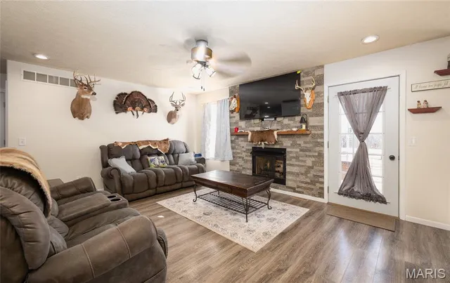 $278,000 | 18430 Charity Drive, Dixon, MO 65459