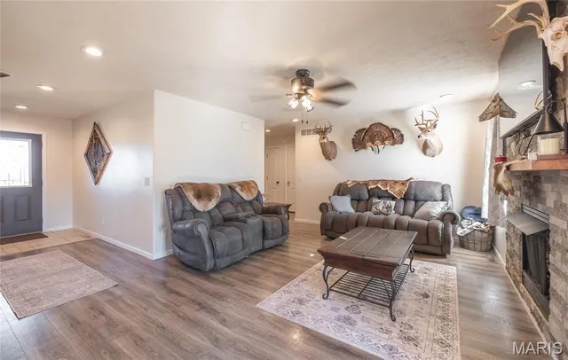 $278,000 | 18430 Charity Drive, Dixon, MO 65459