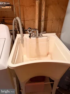 a close up view of washer and dryer