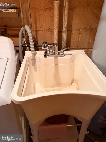 a close up view of washer and dryer