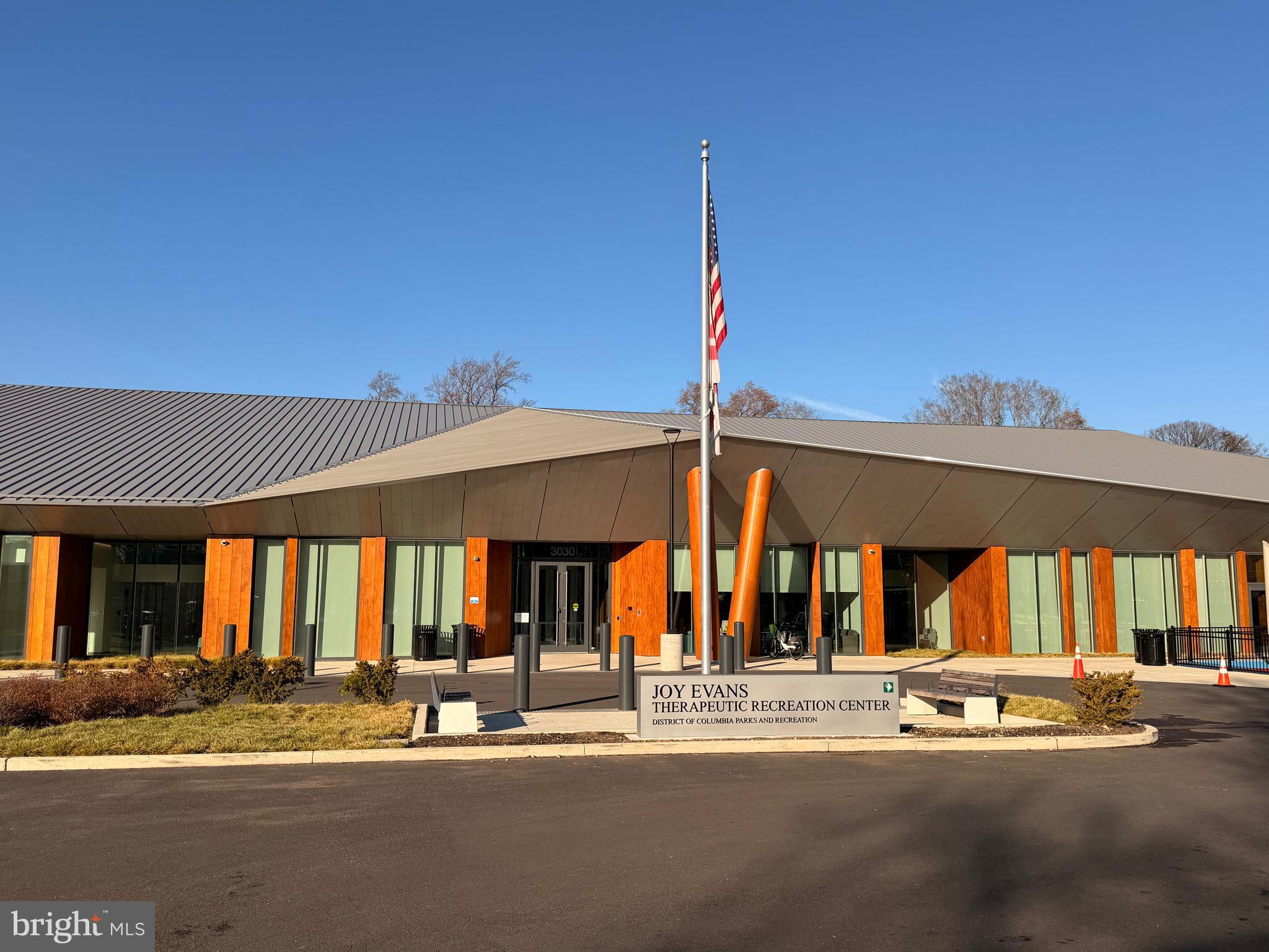 1001 30th Street Southeast Washington, DC 20019 - Photo 33 of 40 a view of a volley ball court