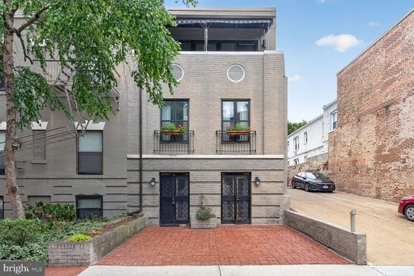 $2,850 | 2101 N Street Northwest, Unit T5, Washington, DC 20037