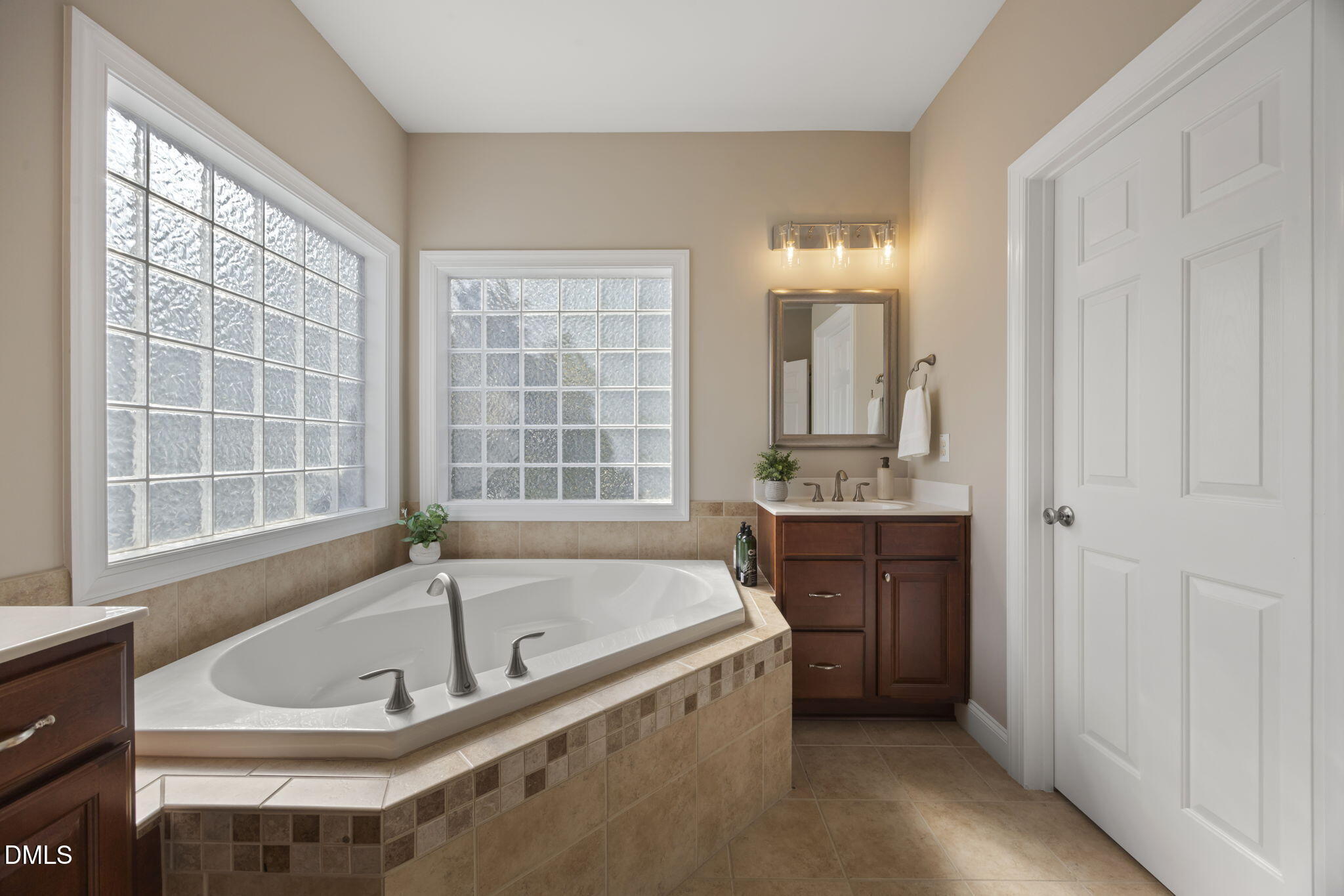 600 Ivyshaw Road Cary, NC 27519 - Photo 28 of 49 24-web-or-mls-484A7127