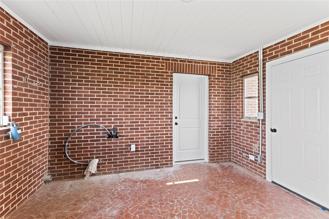 367 McClure Road Seneca, SC 29678 - Photo 40 of 49 Laundry/Mud Room