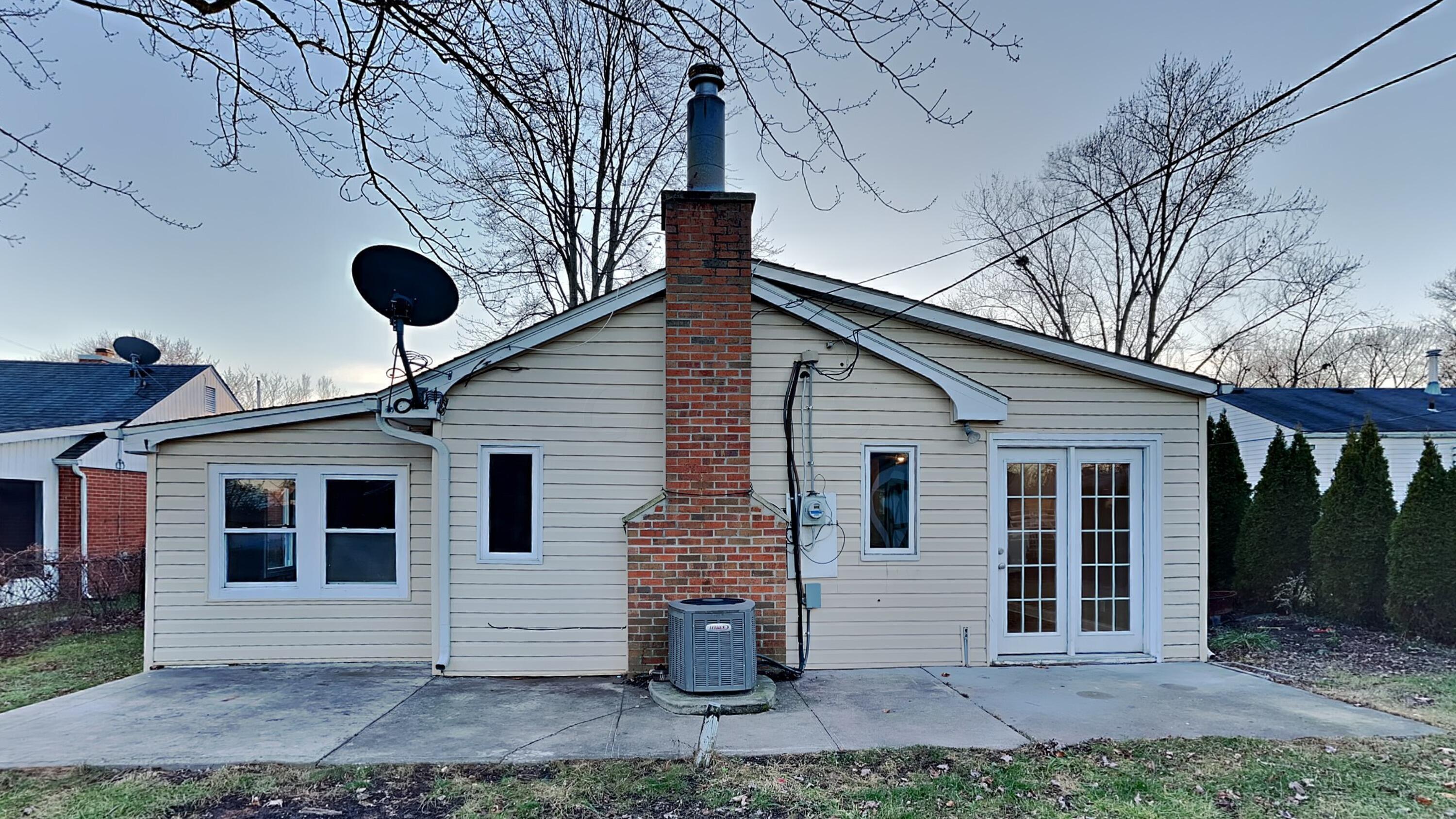 242 Danhurst Road Columbus, OH 43228 - Photo 10 of 11 16_Image_5MsPbP1jPg