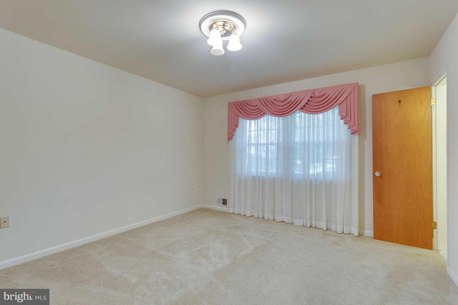 1810 Birch Road McLean, VA 22101 - Photo 12 of 23 Bedroom Master
