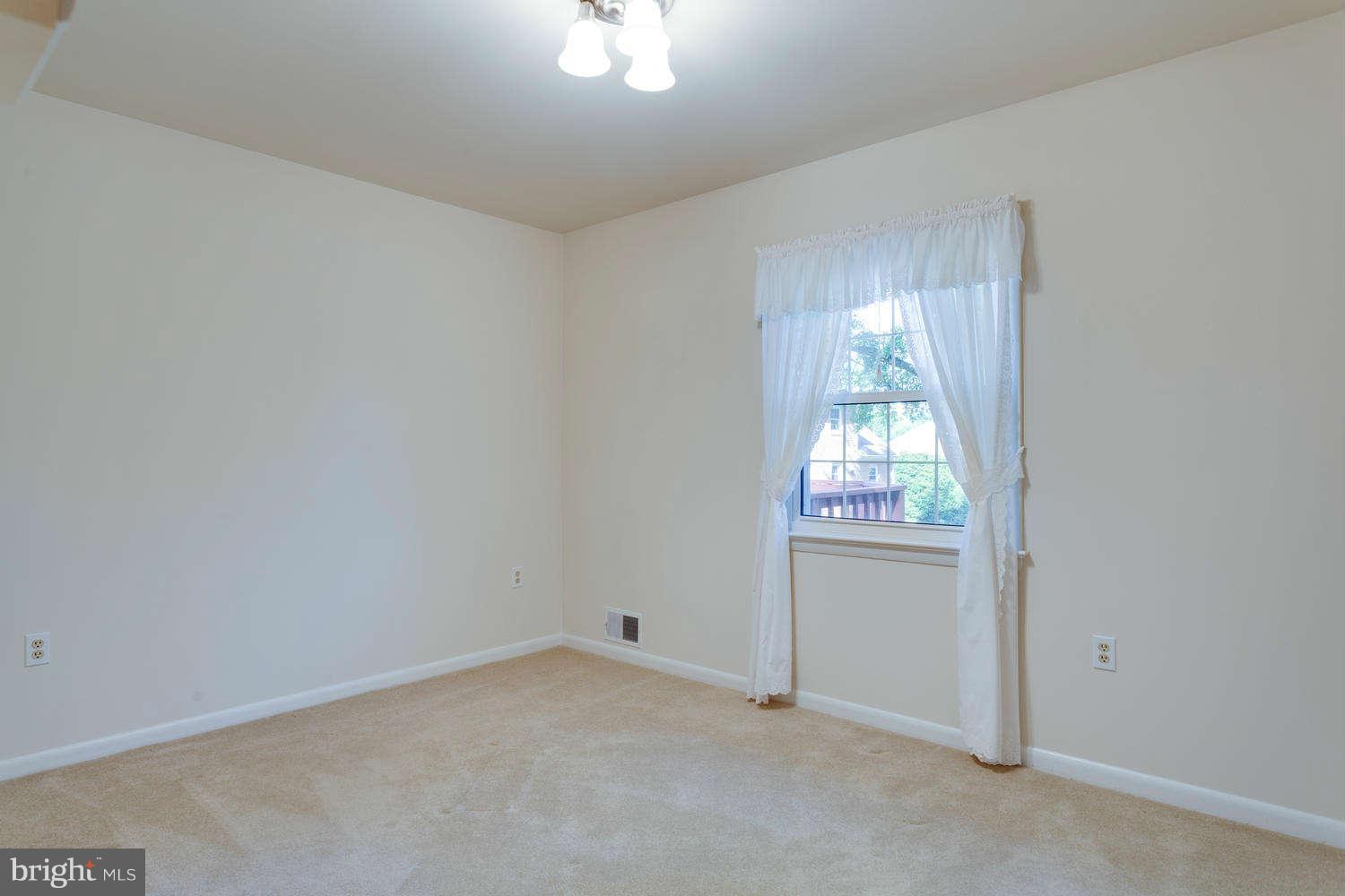 1810 Birch Road McLean, VA 22101 - Photo 15 of 23 Bedroom